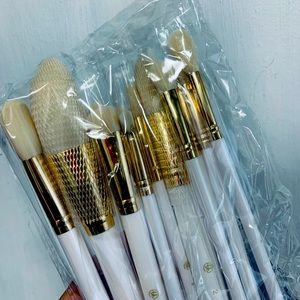 White makeup brush set